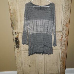 Nu Label Thermal Ruffle Bottom Top Size Large (R-26)